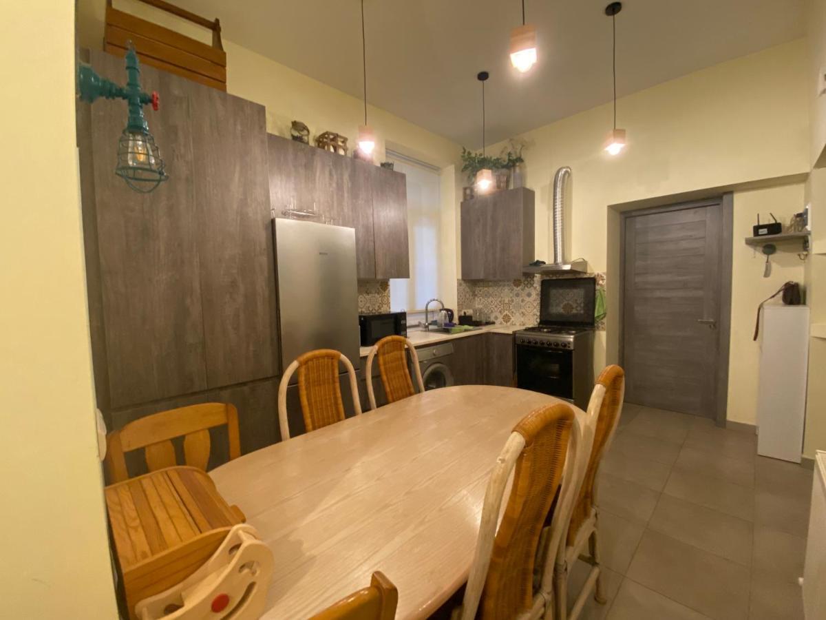 Nice Loft On Uznadze Street Tiflis Dış mekan fotoğraf