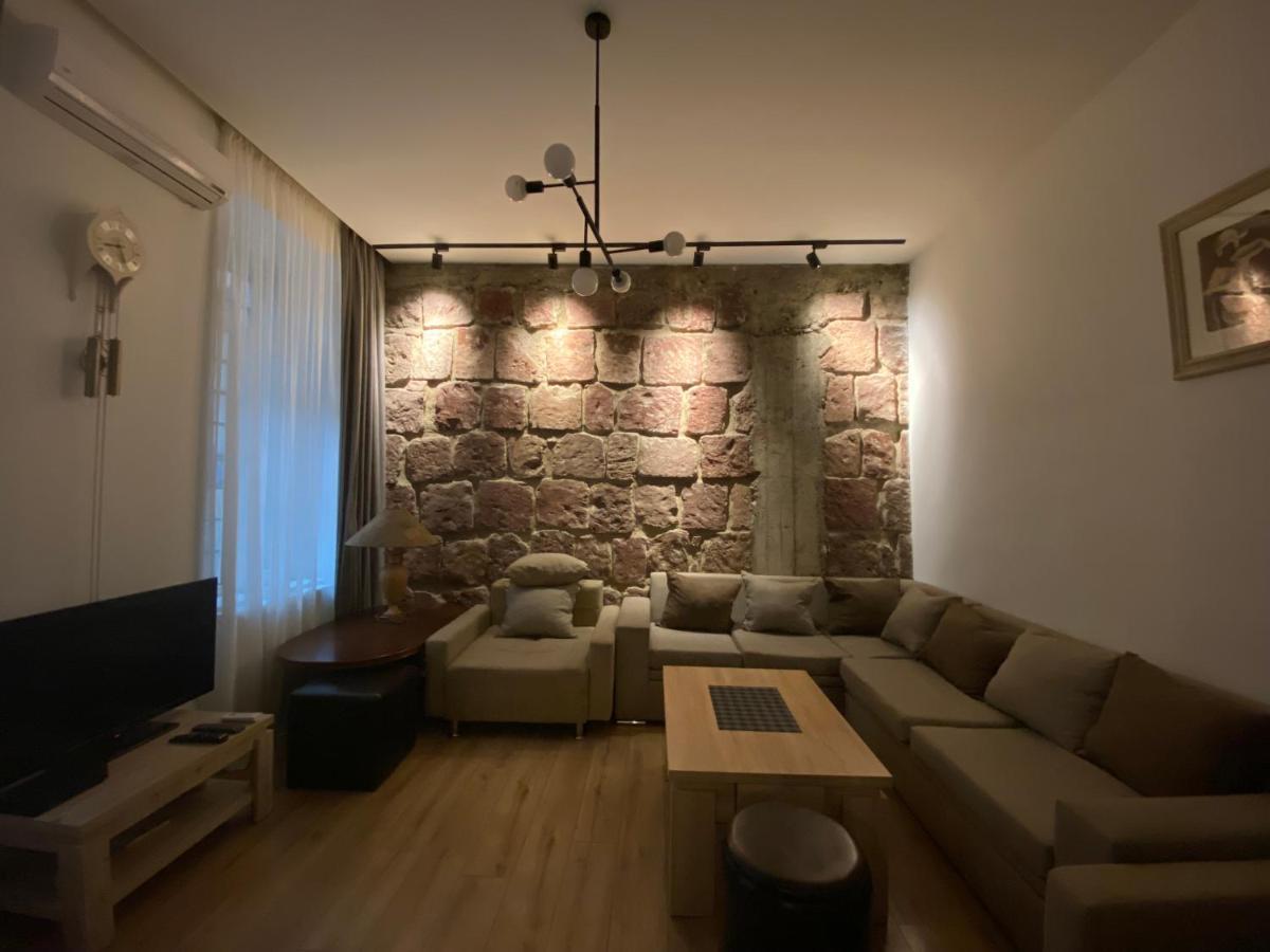 Nice Loft On Uznadze Street Tiflis Dış mekan fotoğraf