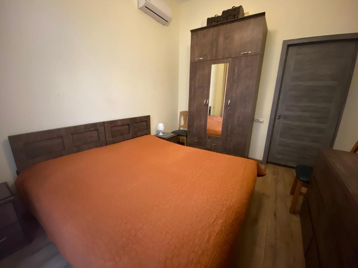 Nice Loft On Uznadze Street Tiflis Dış mekan fotoğraf